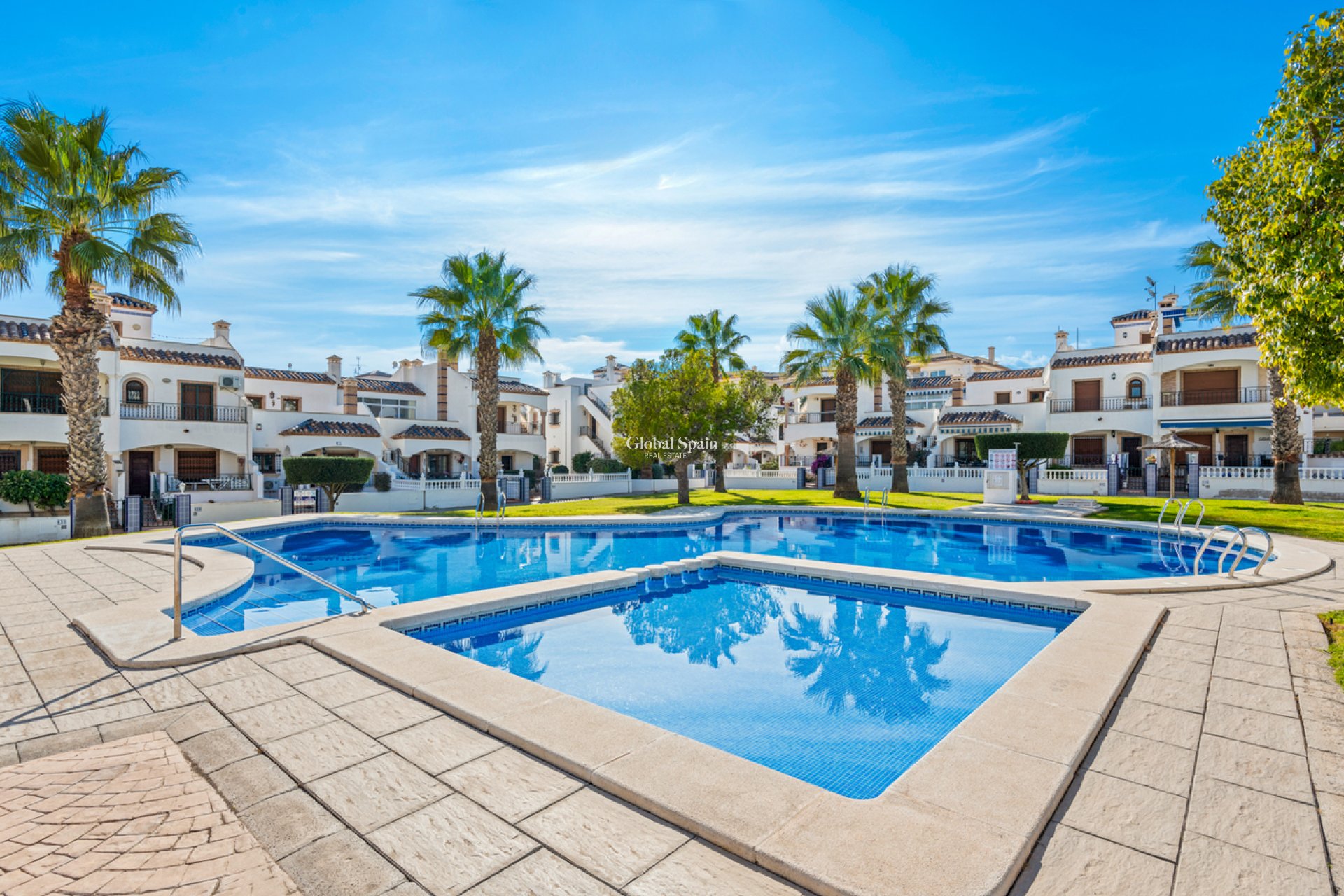 Venta - APARTAMENTO -
PLAYA FLAMENCA - Costa Blanca