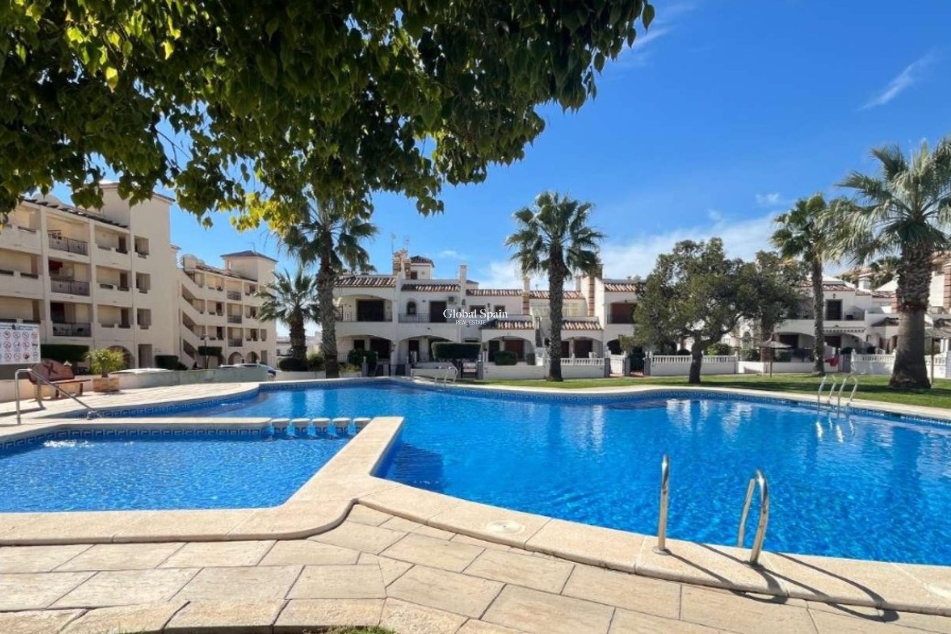 Venta - APARTAMENTO -
PLAYA FLAMENCA - Costa Blanca