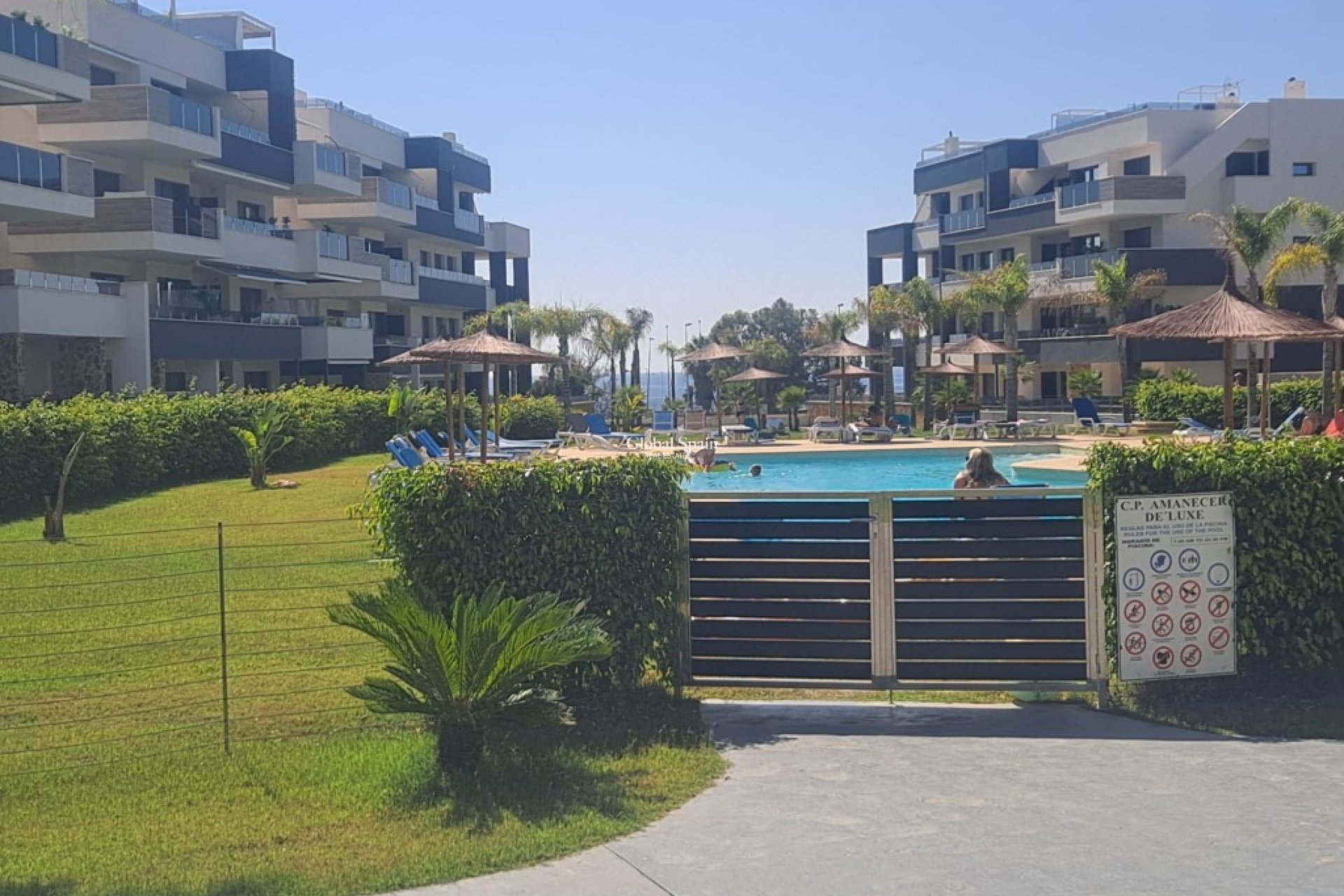 Venta - APARTAMENTO -
PLAYA FLAMENCA - Costa Blanca