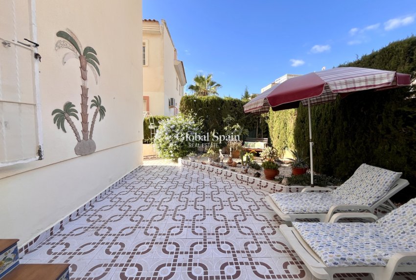 Venta - APARTAMENTO -
PLAYA FLAMENCA - Costa Blanca
