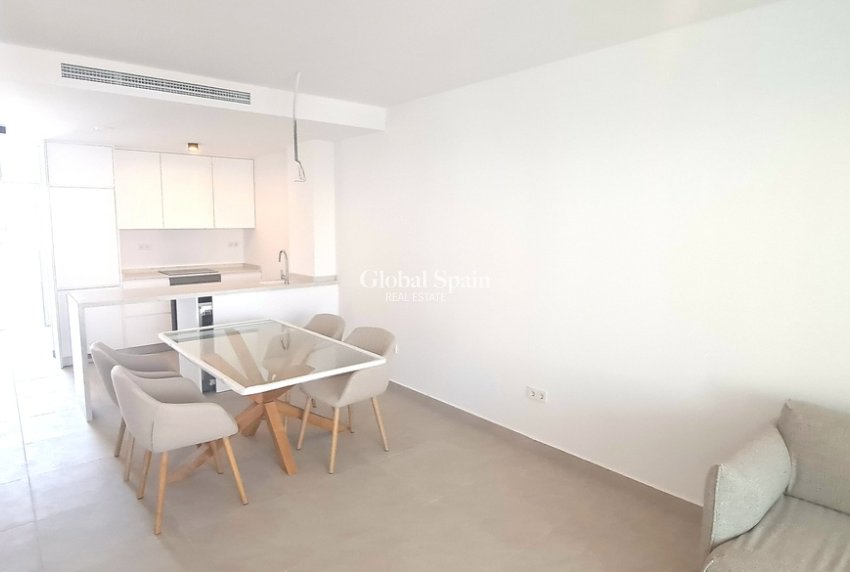 Venta - APARTAMENTO -
PLAYA FLAMENCA - Costa Blanca