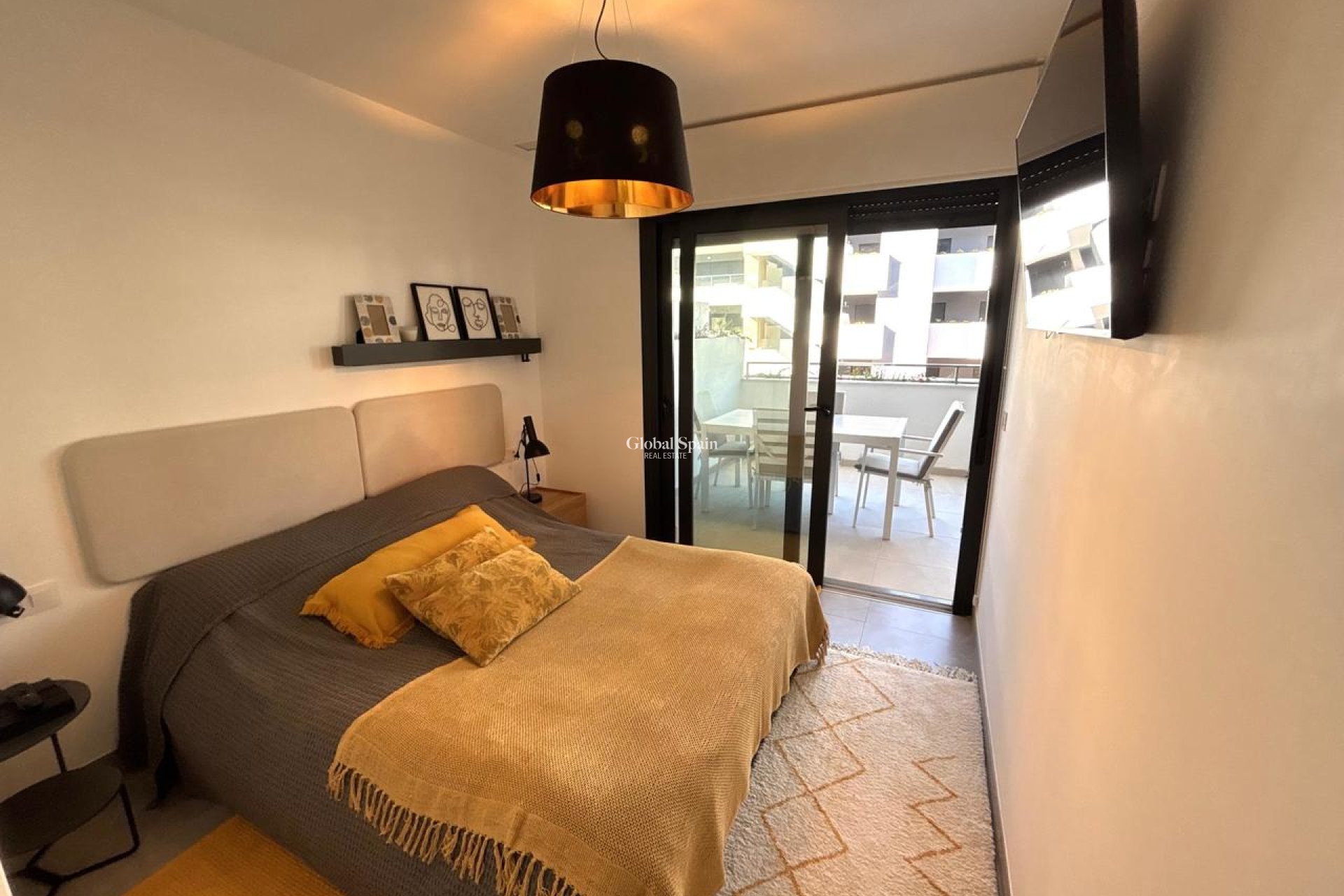 Venta - APARTAMENTO -
PLAYA FLAMENCA - Costa Blanca