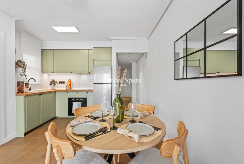 Venta - APARTAMENTO -
PLAYA FLAMENCA - Costa Blanca