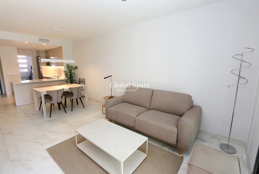 Venta - APARTAMENTO -
PLAYA FLAMENCA - Costa Blanca