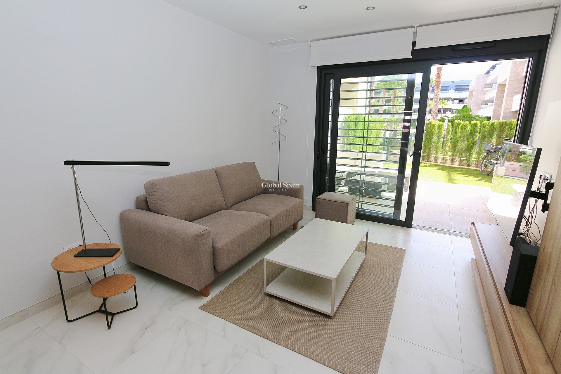 Venta - APARTAMENTO -
PLAYA FLAMENCA - Costa Blanca
