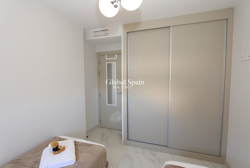 Venta - APARTAMENTO -
PLAYA FLAMENCA - Costa Blanca