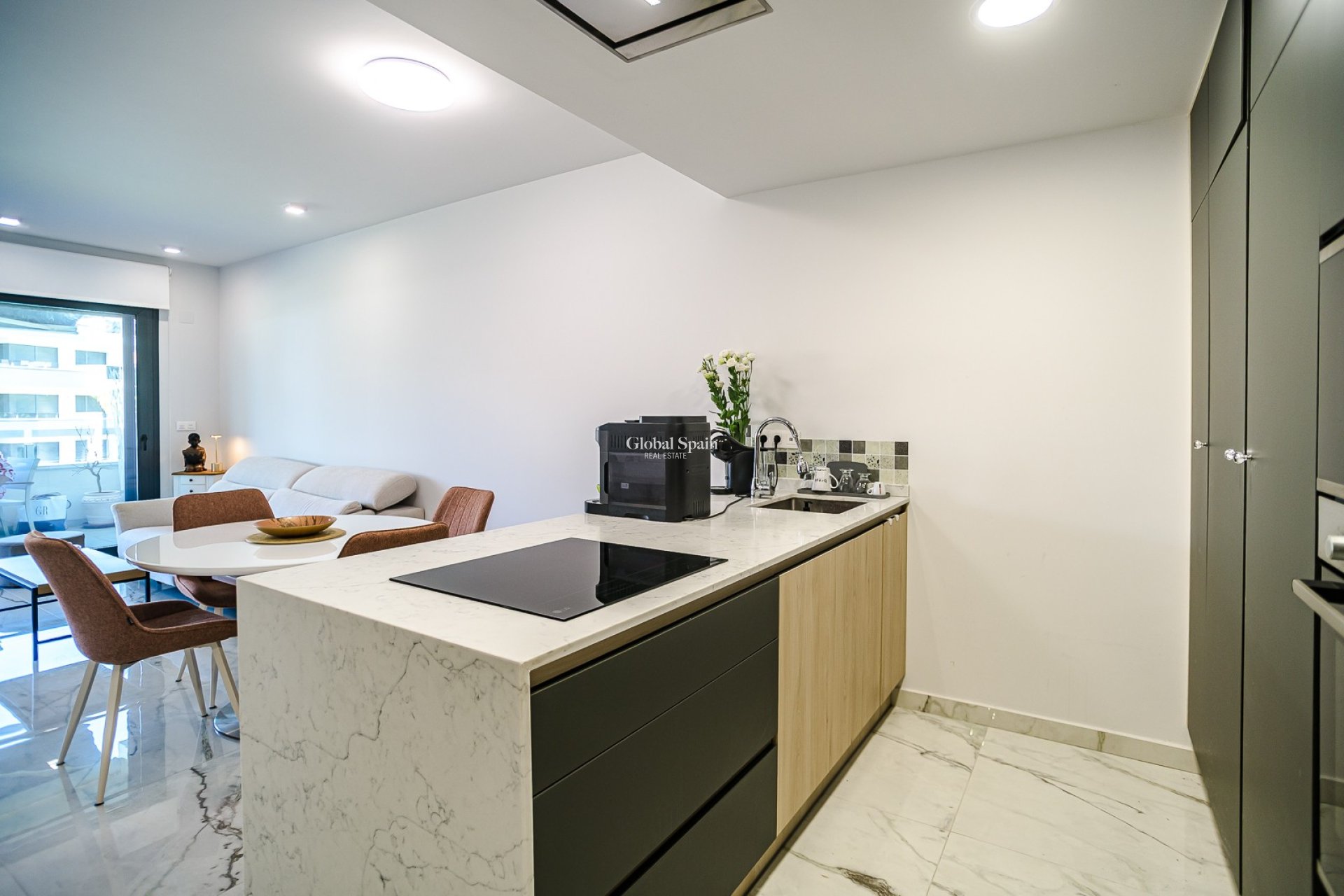 Venta - APARTAMENTO -
PLAYA FLAMENCA