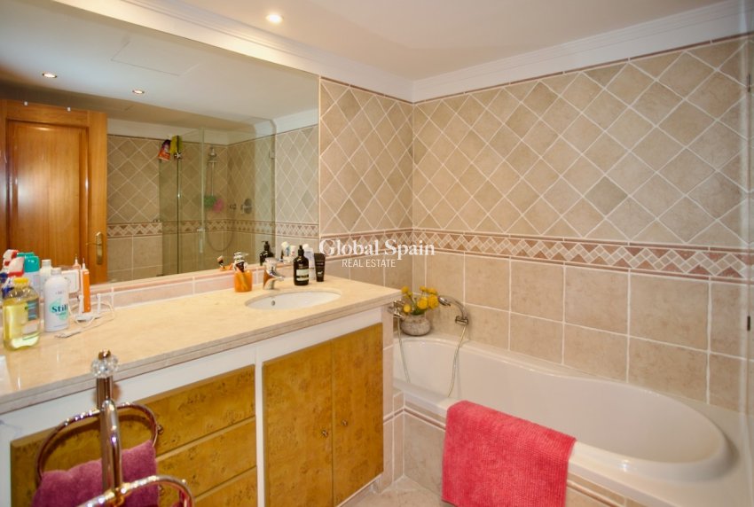 Venta - APARTAMENTO -
PORTALS NOUS - Calvià