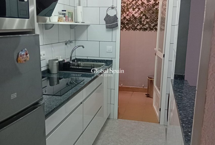 Venta - APARTAMENTO -
PUERTO DE MAZARRÓN - Paseo