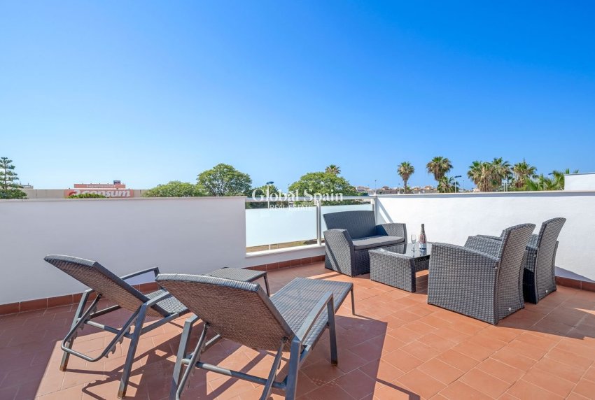 Venta - APARTAMENTO -
PUNTA PRIMA - Costa Blanca