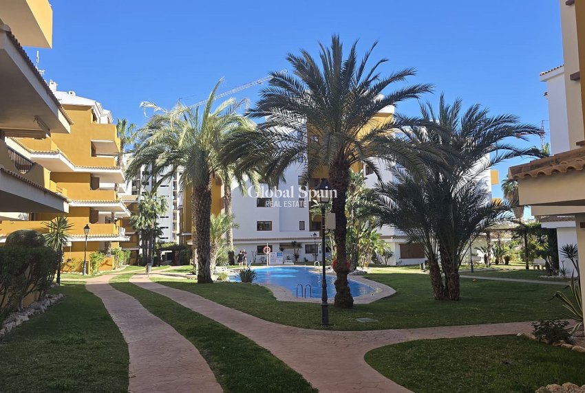 Venta - APARTAMENTO -
PUNTA PRIMA - Costa Blanca
