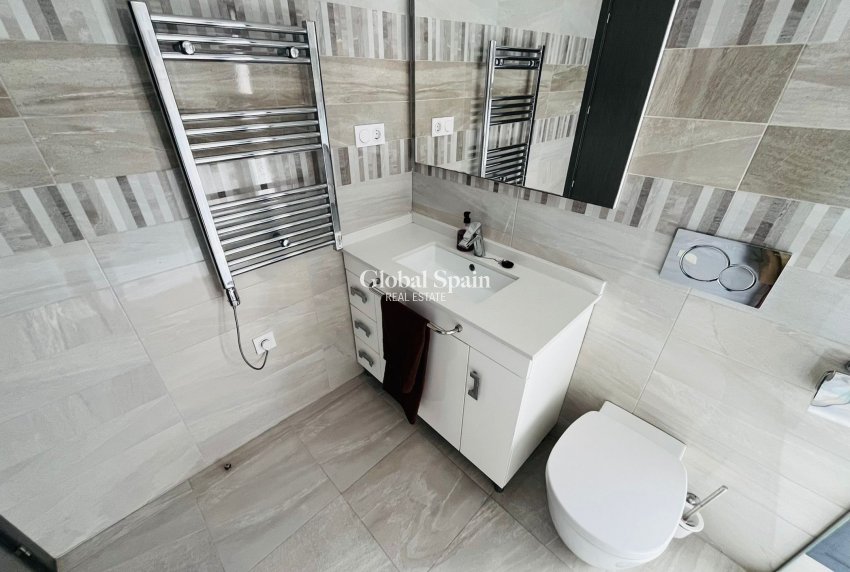 Venta - APARTAMENTO -
PUNTA PRIMA - Costa Blanca