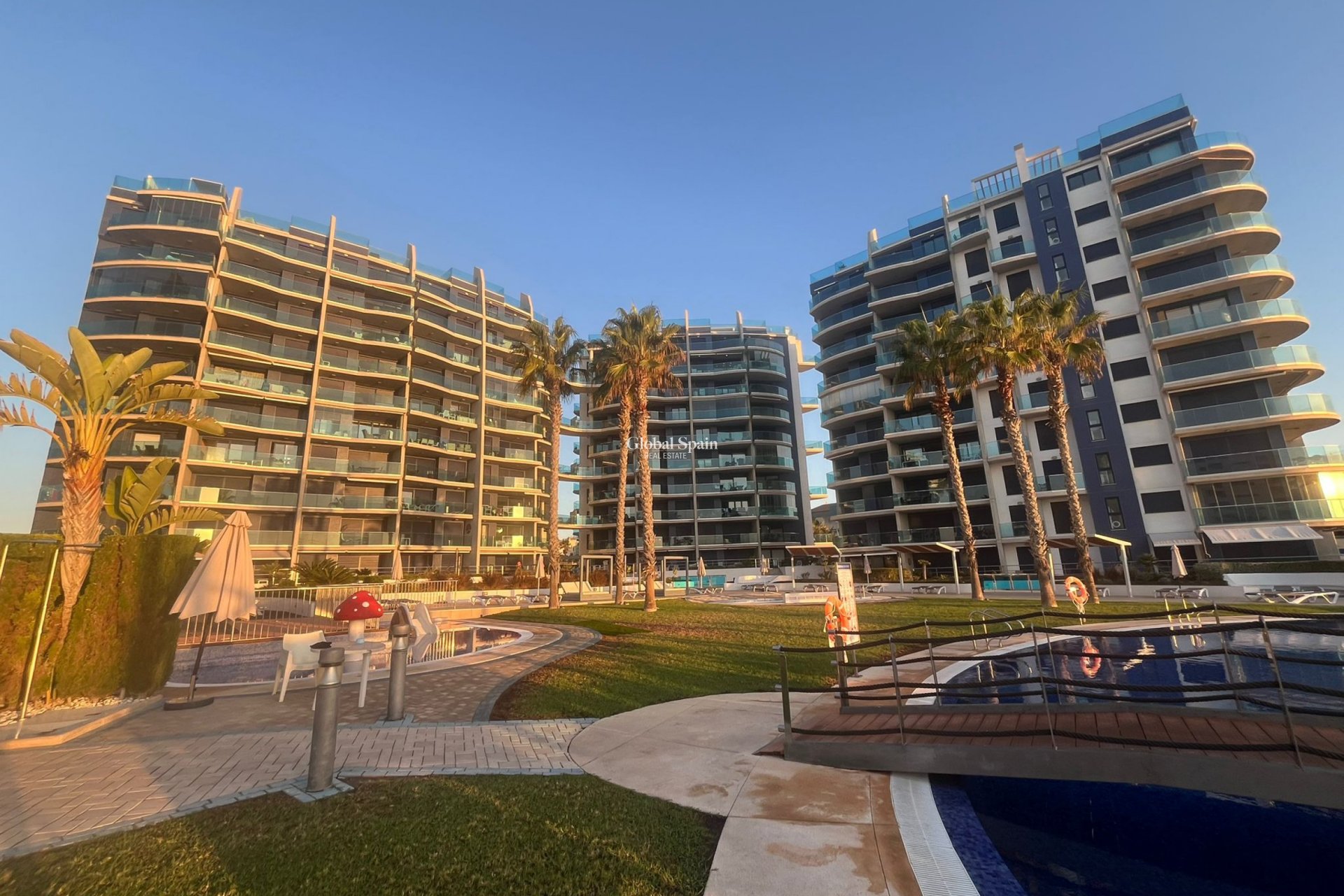Venta - APARTAMENTO -
PUNTA PRIMA - Costa Blanca