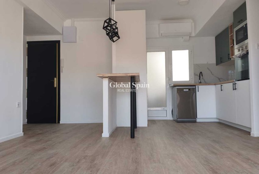 Venta - APARTAMENTO -
PUNTA PRIMA - Costa Blanca
