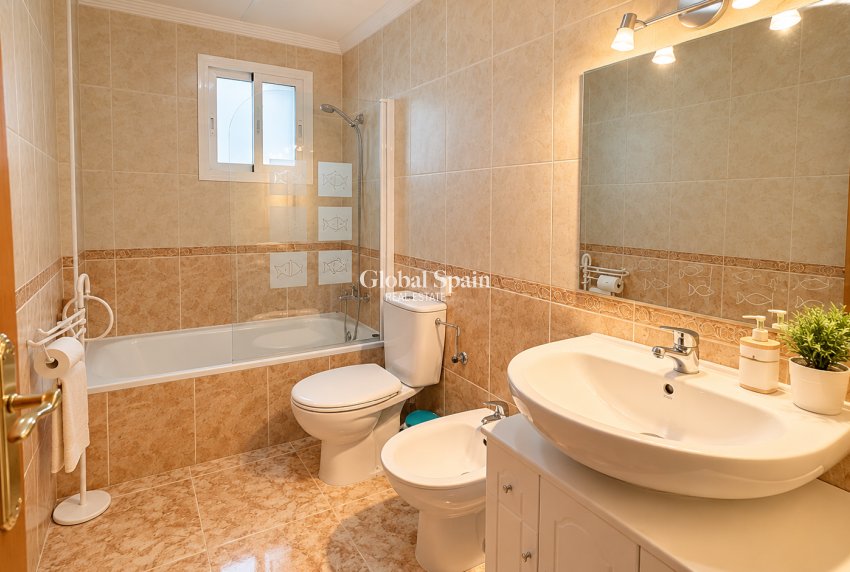 Venta - APARTAMENTO -
PUNTA PRIMA - Costa Blanca