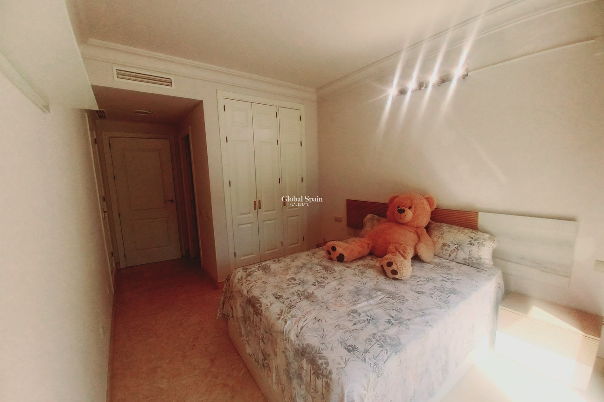 Venta - APARTAMENTO -
RODA - Inland