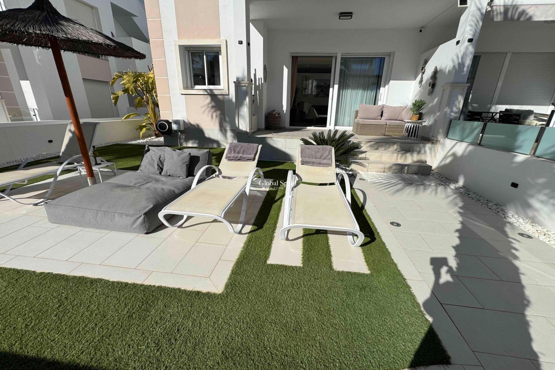Venta - APARTAMENTO -
ROJALES - Cuidad Quesada