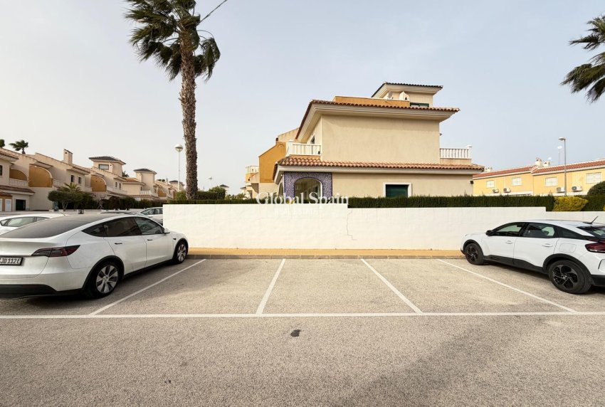 Venta - APARTAMENTO -
ROJALES - Doña Pepa