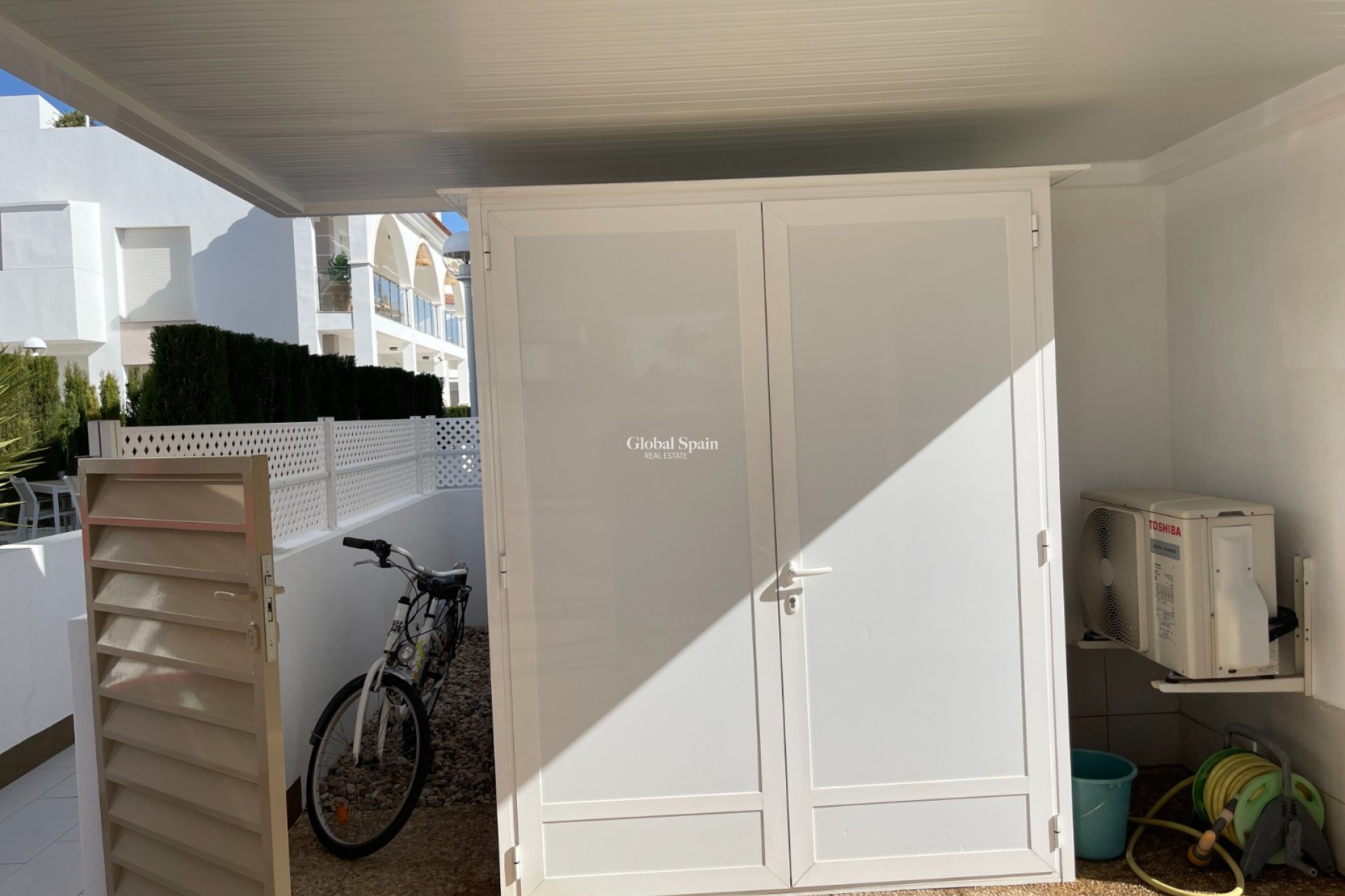 Venta - APARTAMENTO -
ROJALES - Inland