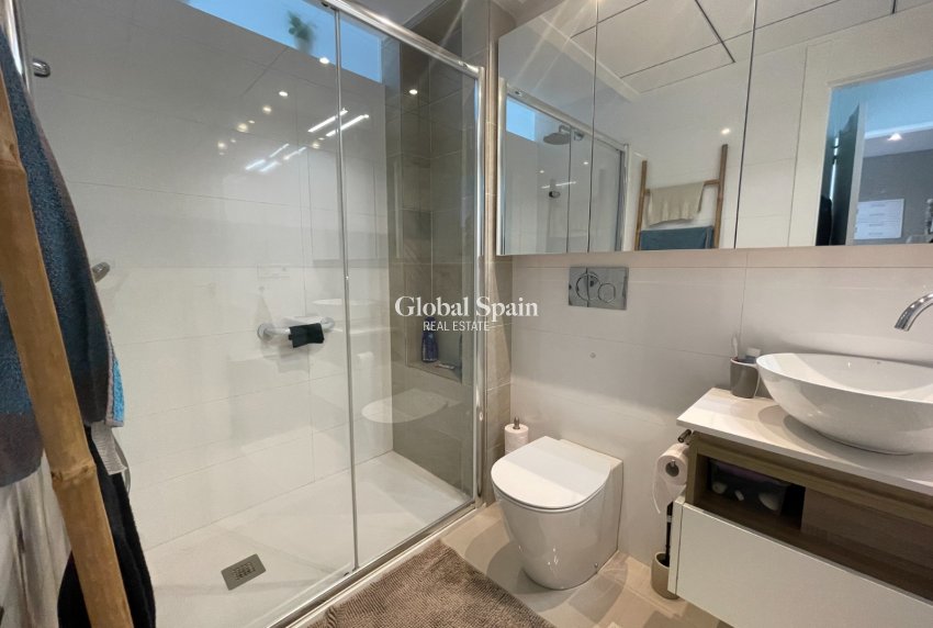 Venta - APARTAMENTO -
ROJALES - Inland