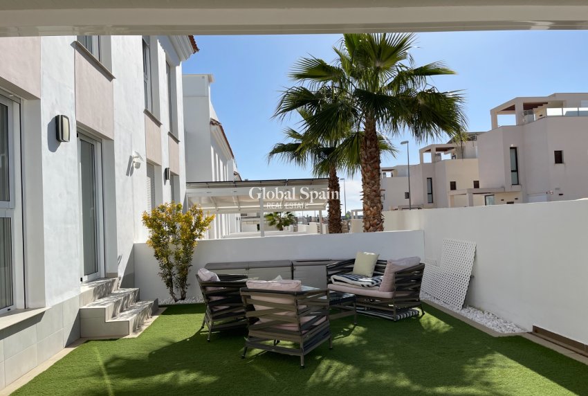 Venta - APARTAMENTO -
ROJALES - Inland