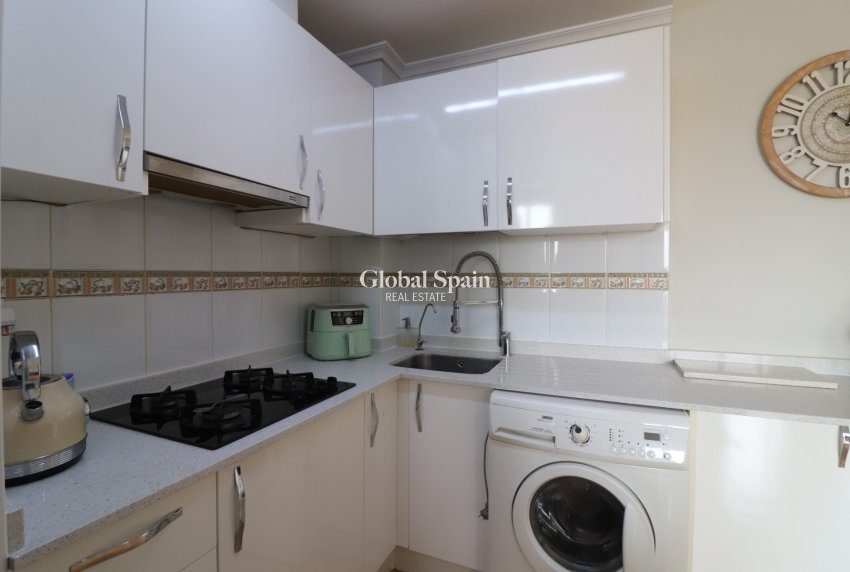 Venta - APARTAMENTO -
ROJALES - Los Palacios