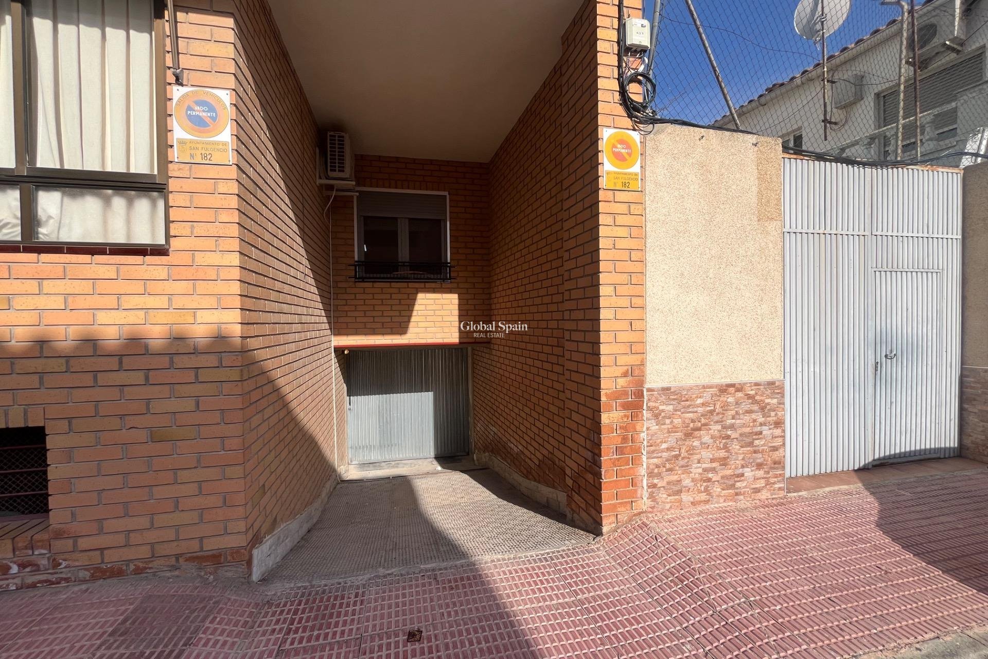 Venta - APARTAMENTO -
SAN FULGENCIO - San Fulgencio Pueblo