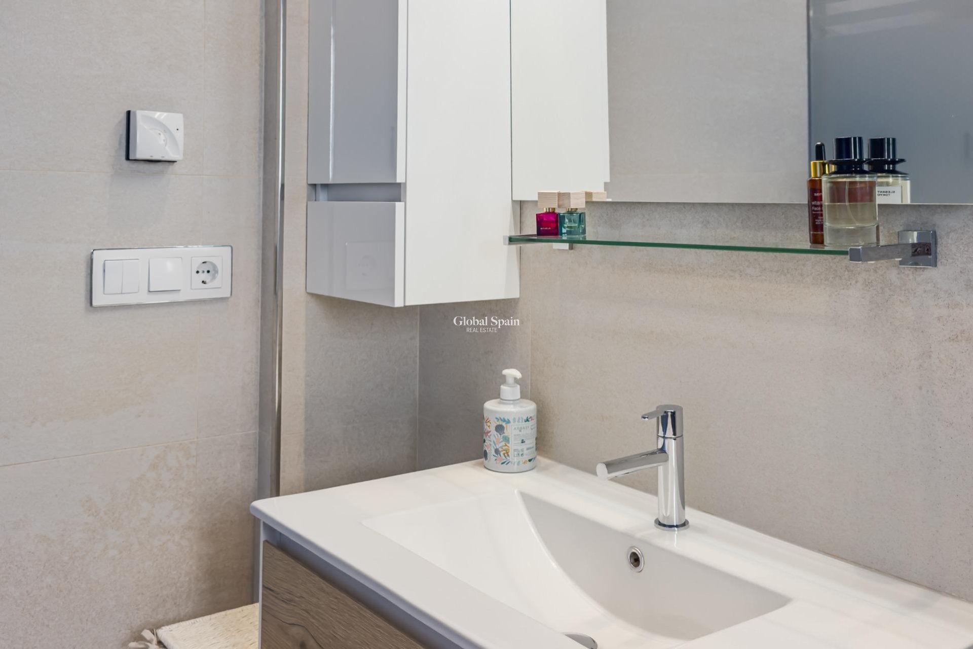 Venta - APARTAMENTO -
SAN MIGUEL DE SALINAS - Bellavista