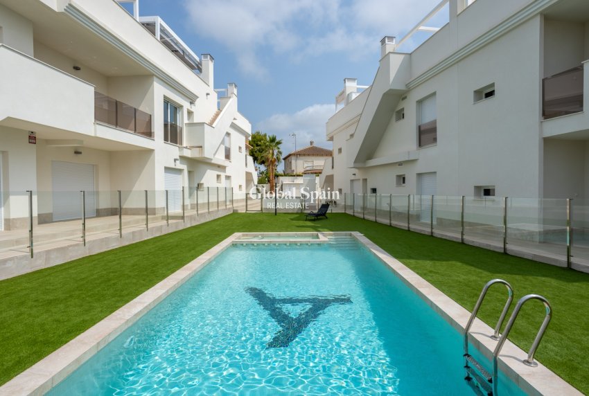 Venta - APARTAMENTO -
SAN MIGUEL DE SALINAS - Blue Lagoon