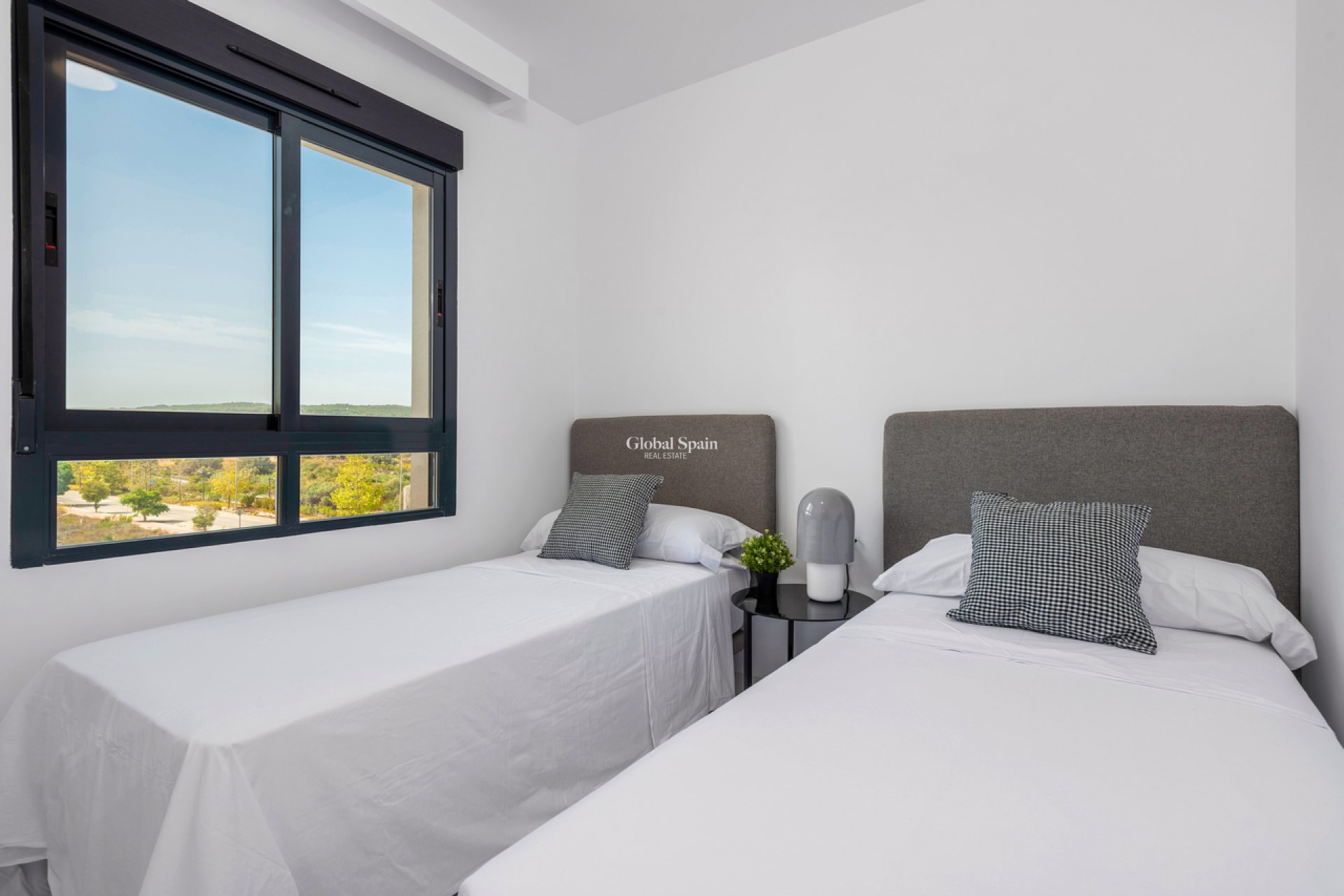 Venta - APARTAMENTO -
SAN MIGUEL DE SALINAS - Inland