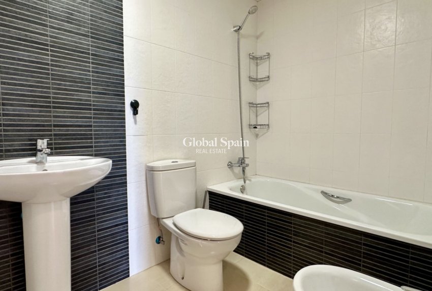 Venta - APARTAMENTO -
SAN MIGUEL DE SALINAS - Inland