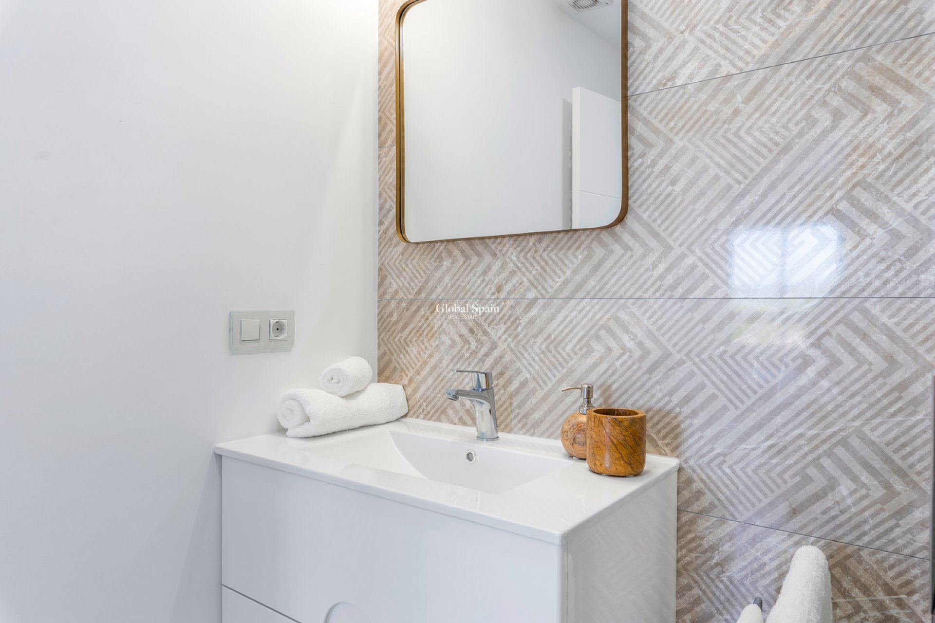 Venta - APARTAMENTO -
SAN MIGUEL DE SALINAS - Inland