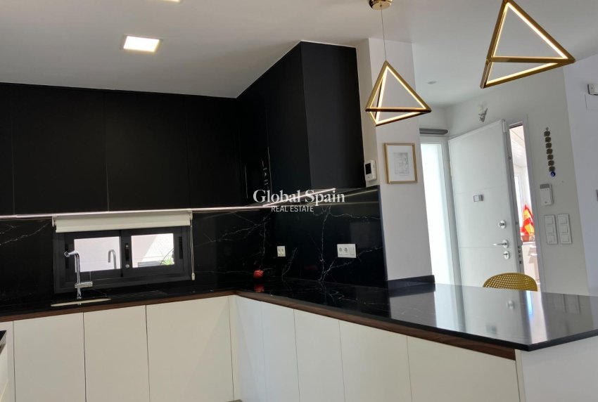 Venta - APARTAMENTO -
SAN MIGUEL DE SALINAS - Las Colinas