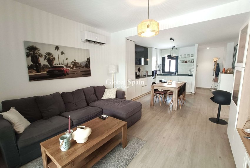 Venta - APARTAMENTO -
SAN MIGUEL DE SALINAS - Las Comunicaciones