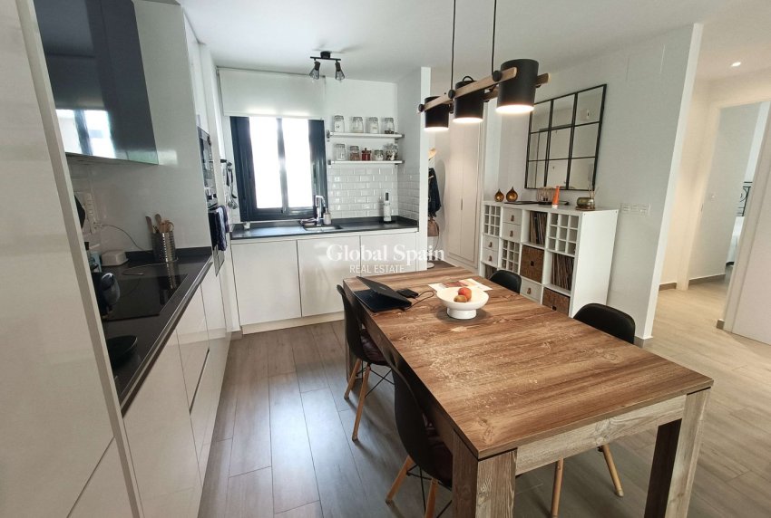 Venta - APARTAMENTO -
SAN MIGUEL DE SALINAS - Las Comunicaciones