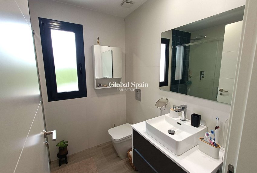 Venta - APARTAMENTO -
SAN MIGUEL DE SALINAS - Las Comunicaciones