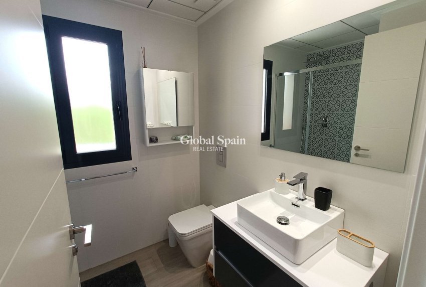 Venta - APARTAMENTO -
SAN MIGUEL DE SALINAS - Las Comunicaciones
