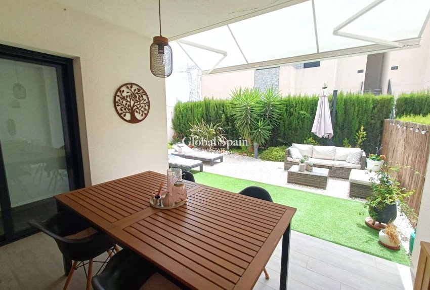 Venta - APARTAMENTO -
SAN MIGUEL DE SALINAS - Las Comunicaciones