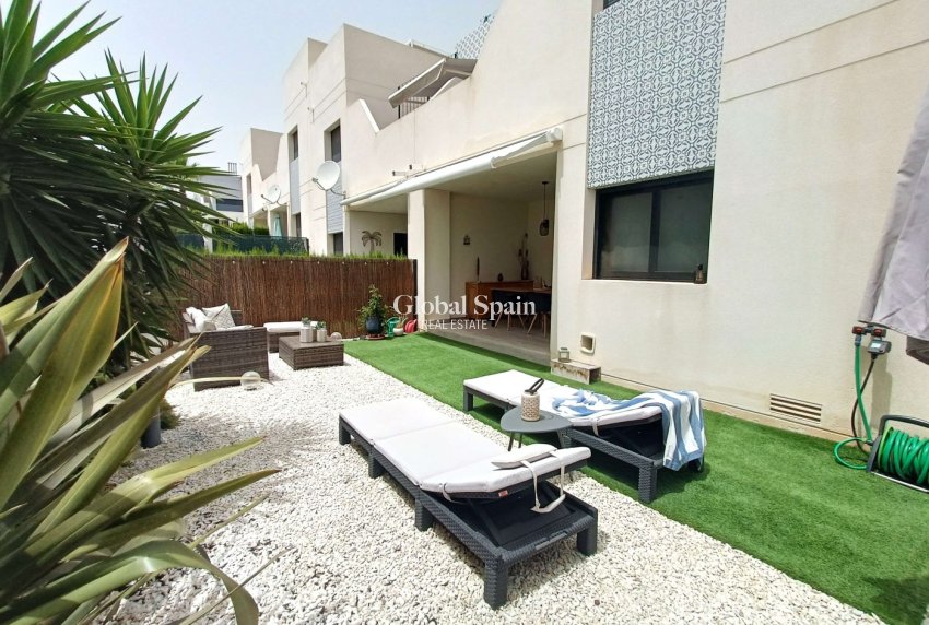 Venta - APARTAMENTO -
SAN MIGUEL DE SALINAS - Las Comunicaciones