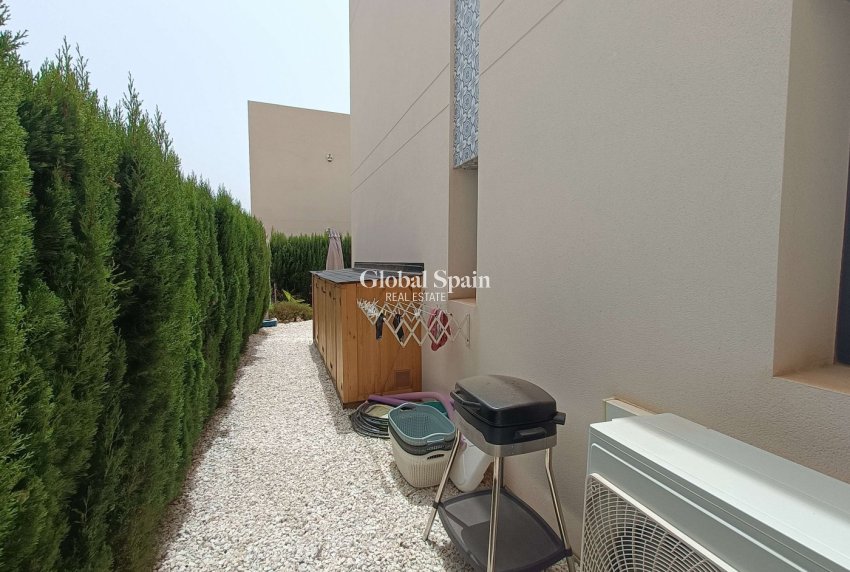 Venta - APARTAMENTO -
SAN MIGUEL DE SALINAS - Las Comunicaciones