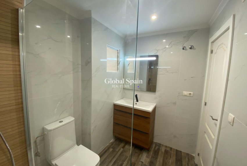 Venta - APARTAMENTO -
SAN MIGUEL DE SALINAS - Pueblo 9