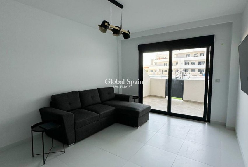 Venta - APARTAMENTO -
SAN MIGUEL DE SALINAS - Urbanizaciones