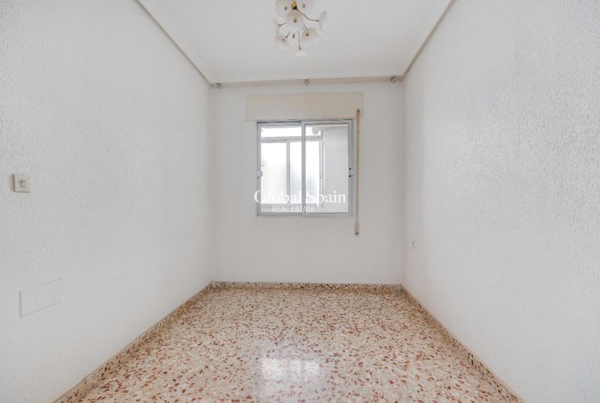 Venta - APARTAMENTO -
SAN PEDRO DEL PINATAR - Av. Dr Artero Guirao