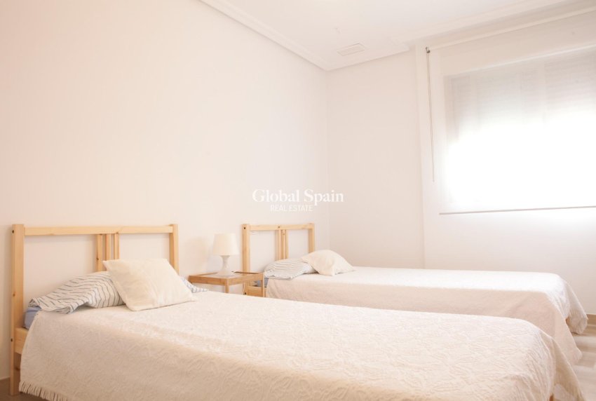 Venta - APARTAMENTO -
SANTA POLA - Centro