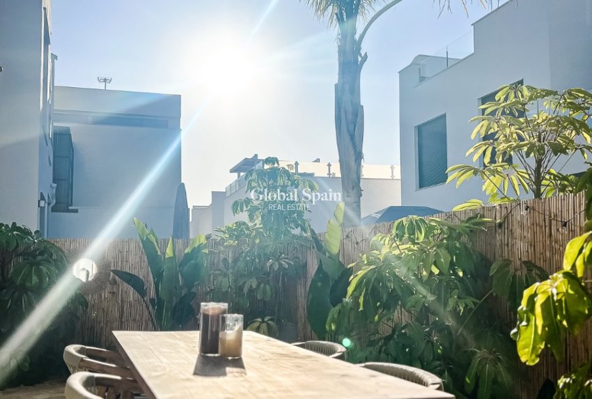Venta - APARTAMENTO -
SANTIAGO DE LA RIBERA - zona san blas