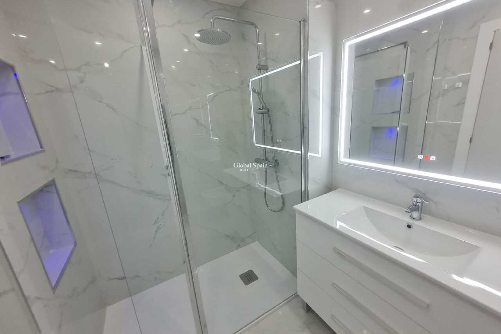 Venta - APARTAMENTO -
SUCINA - Inland