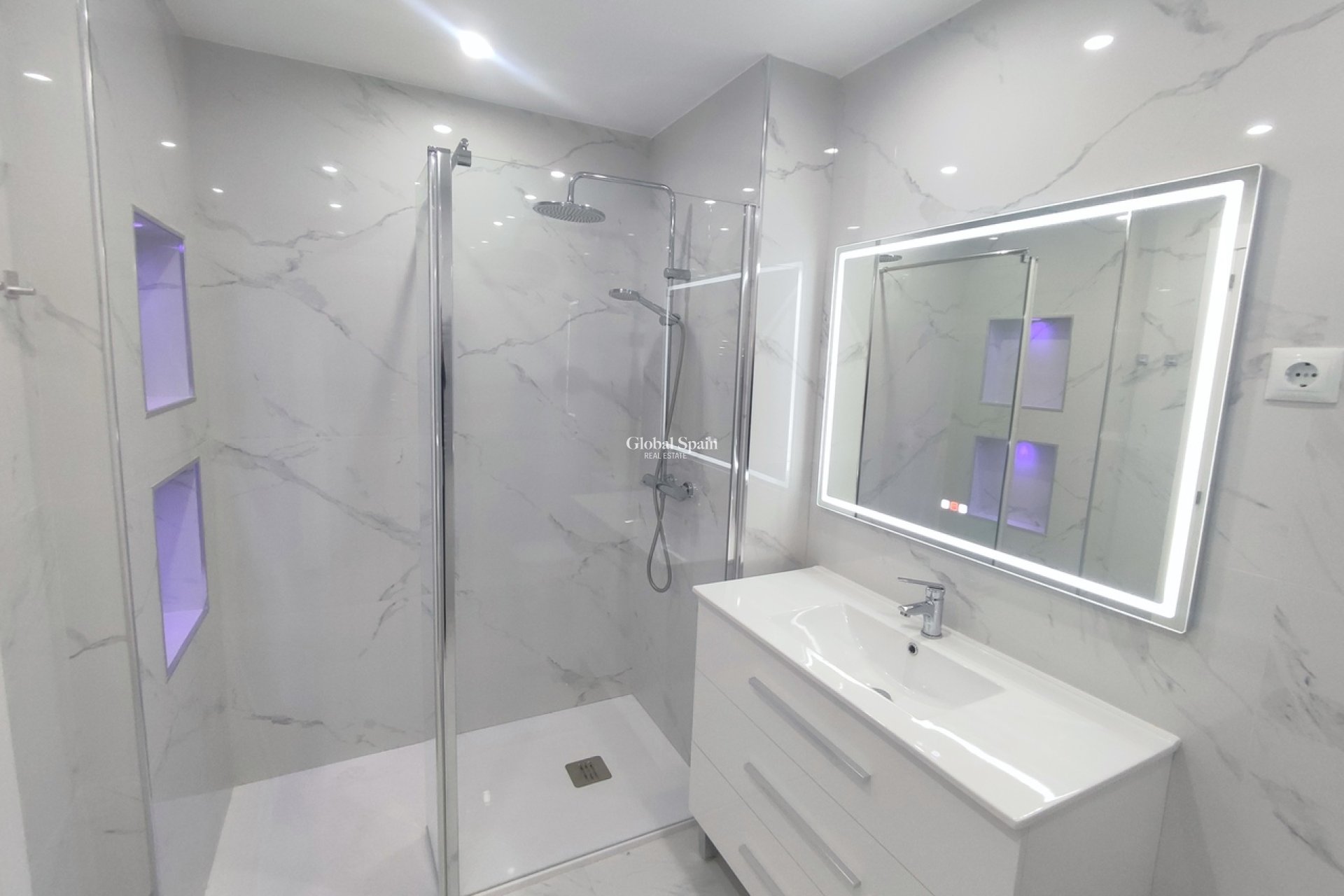 Venta - APARTAMENTO -
SUCINA - Inland