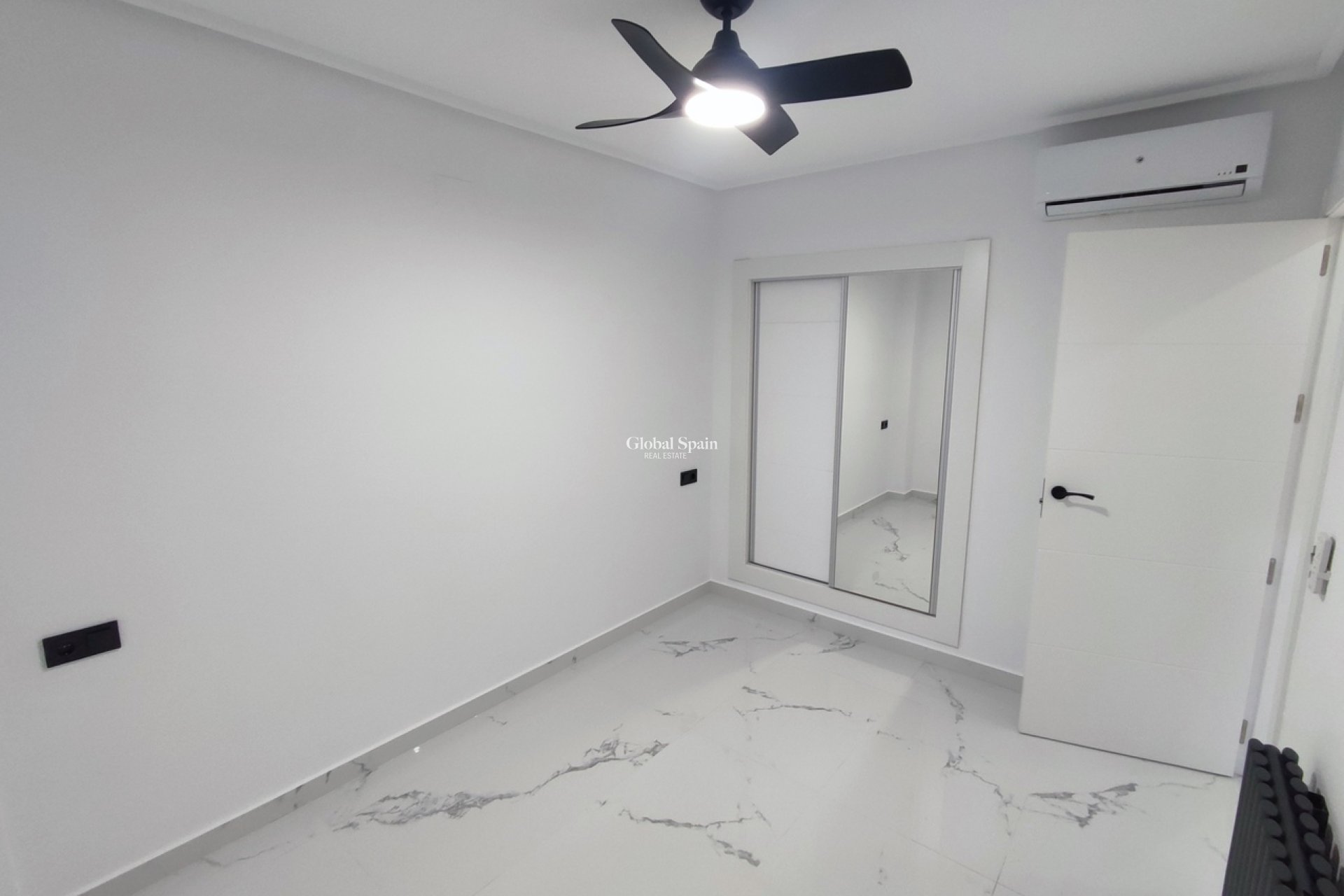 Venta - APARTAMENTO -
SUCINA - Inland