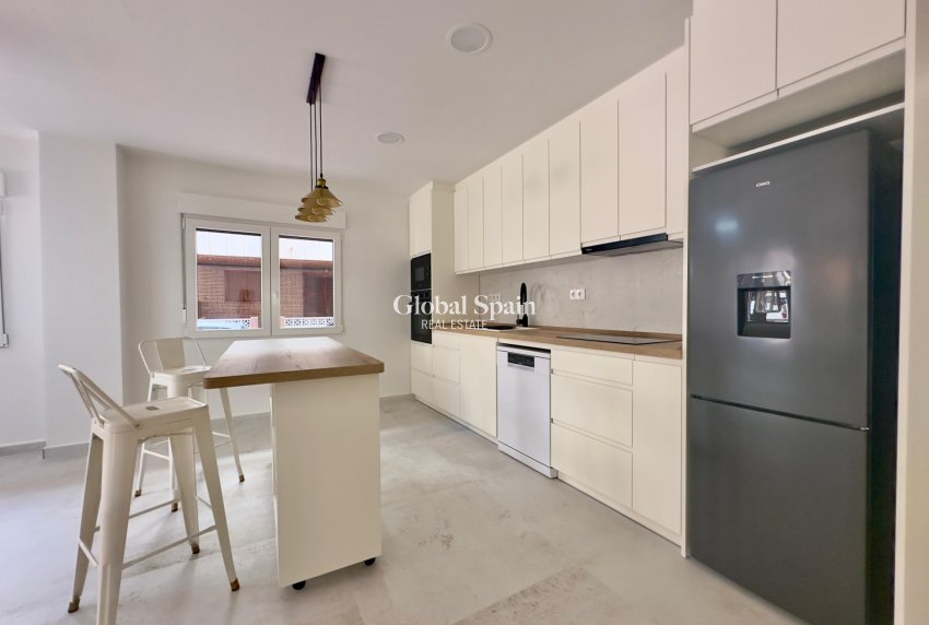 Venta - APARTAMENTO -
TORREVIEJA - Acequion