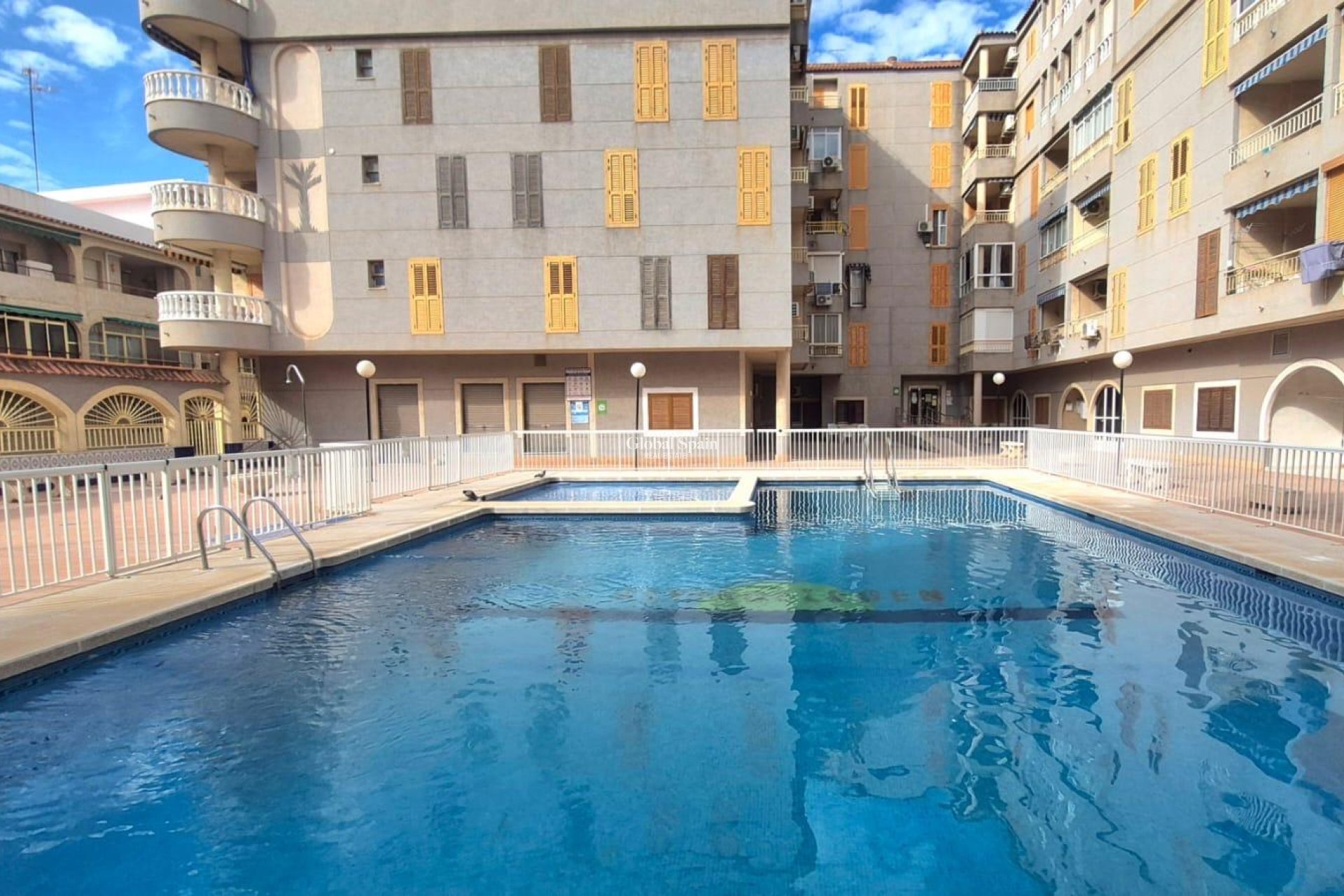 Venta - APARTAMENTO -
TORREVIEJA - Acequion